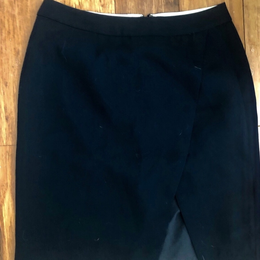 BR Sexy Little Black Skirt. Fully Lined Sz 2